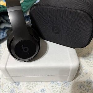 Beats by Dre Black Headphones with Case